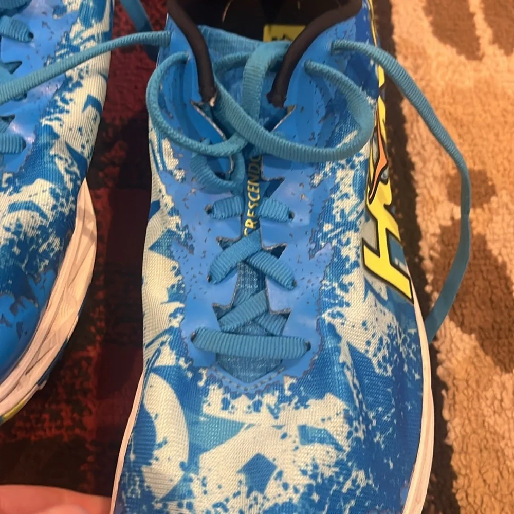 Hoka crescendo XC with spikes